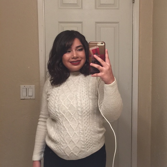 Meet your Posher, Alexis - Picture 2 of 3